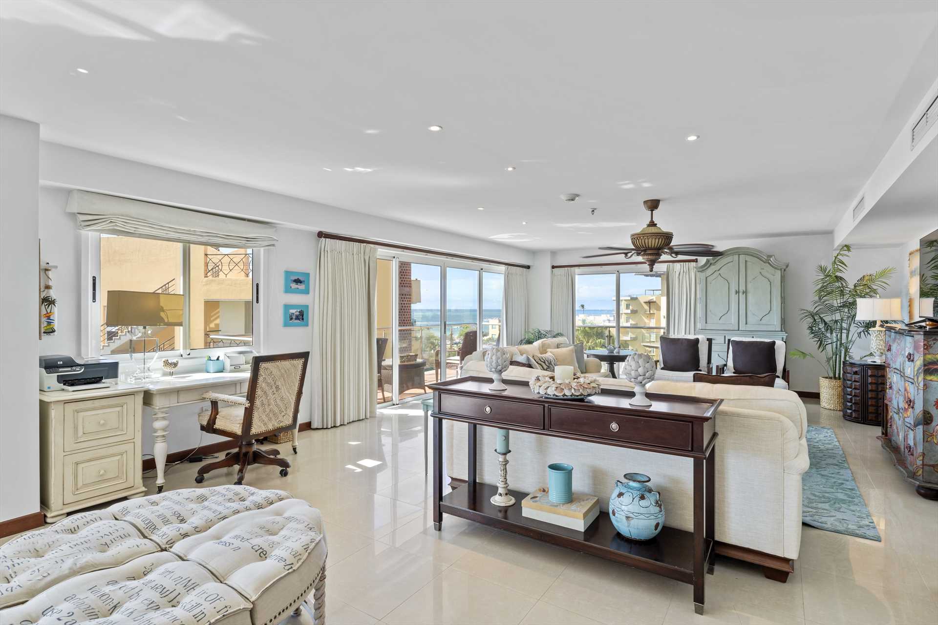 Surround View Four-bedroom Penthouse - P516