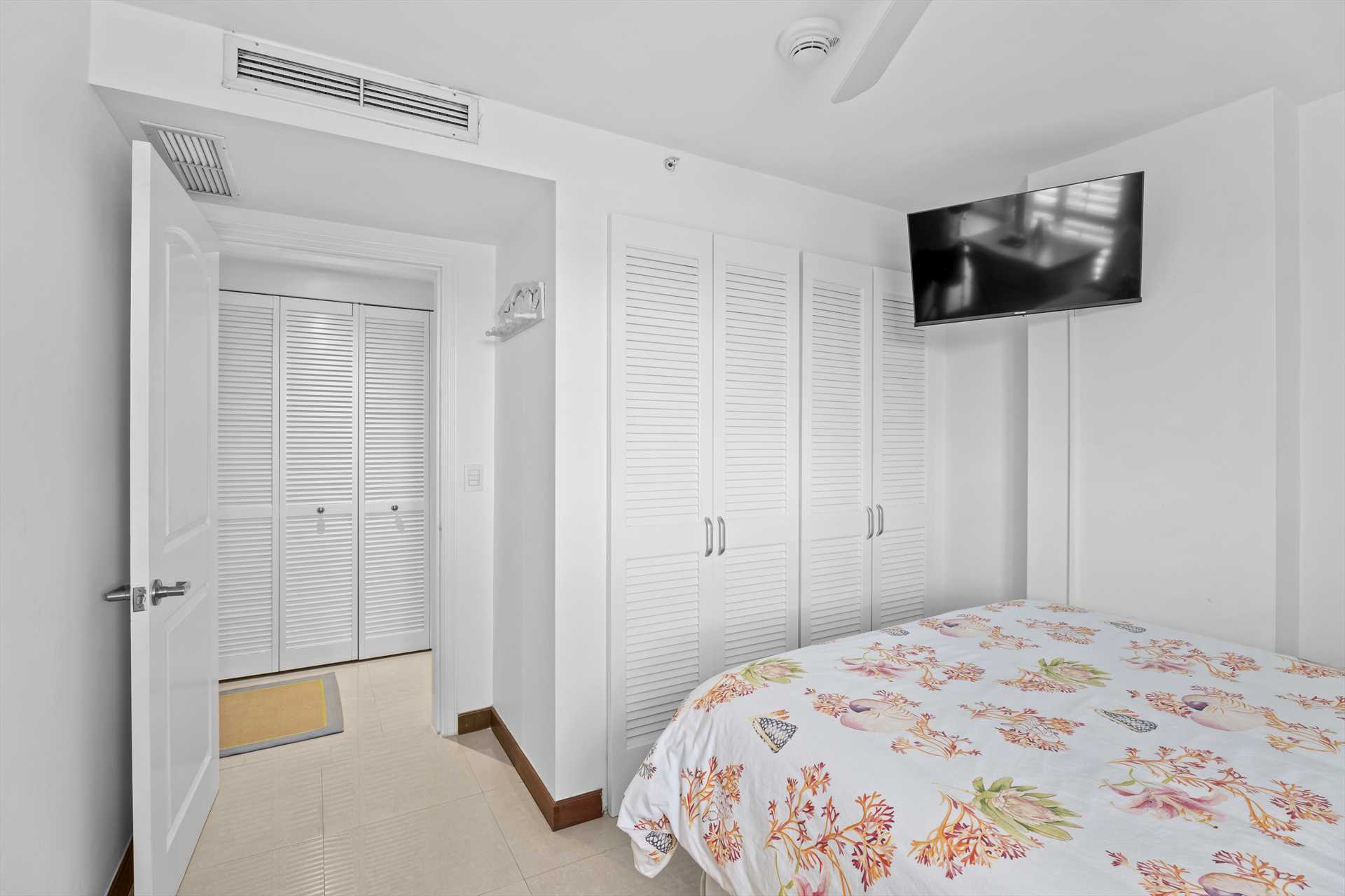 Surround View Four-bedroom Penthouse - P516