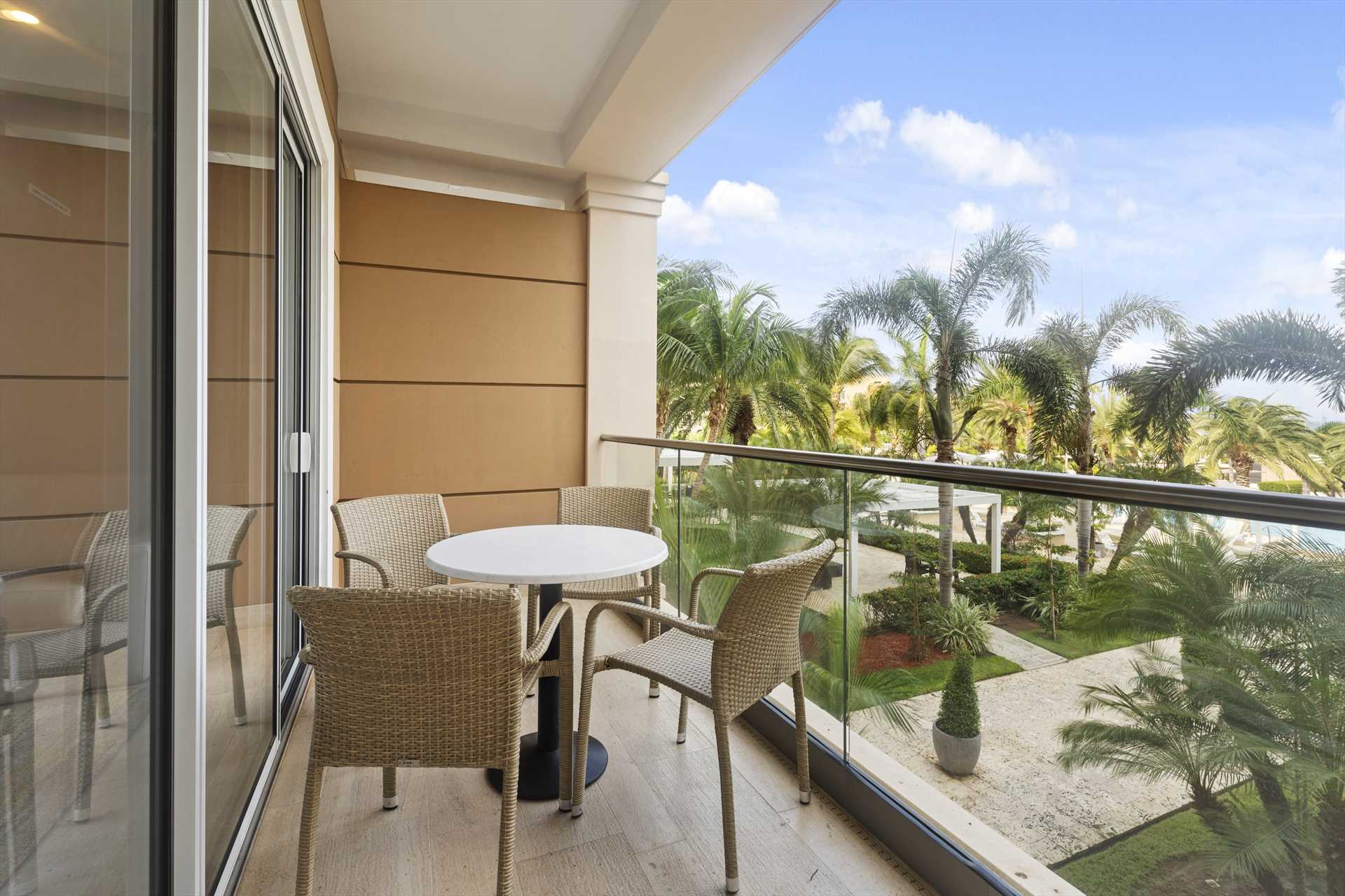 Imperial Blossom Two-bedroom condo - LV204 - Platinum Services \u0026 Amenities, image size:1920x1280