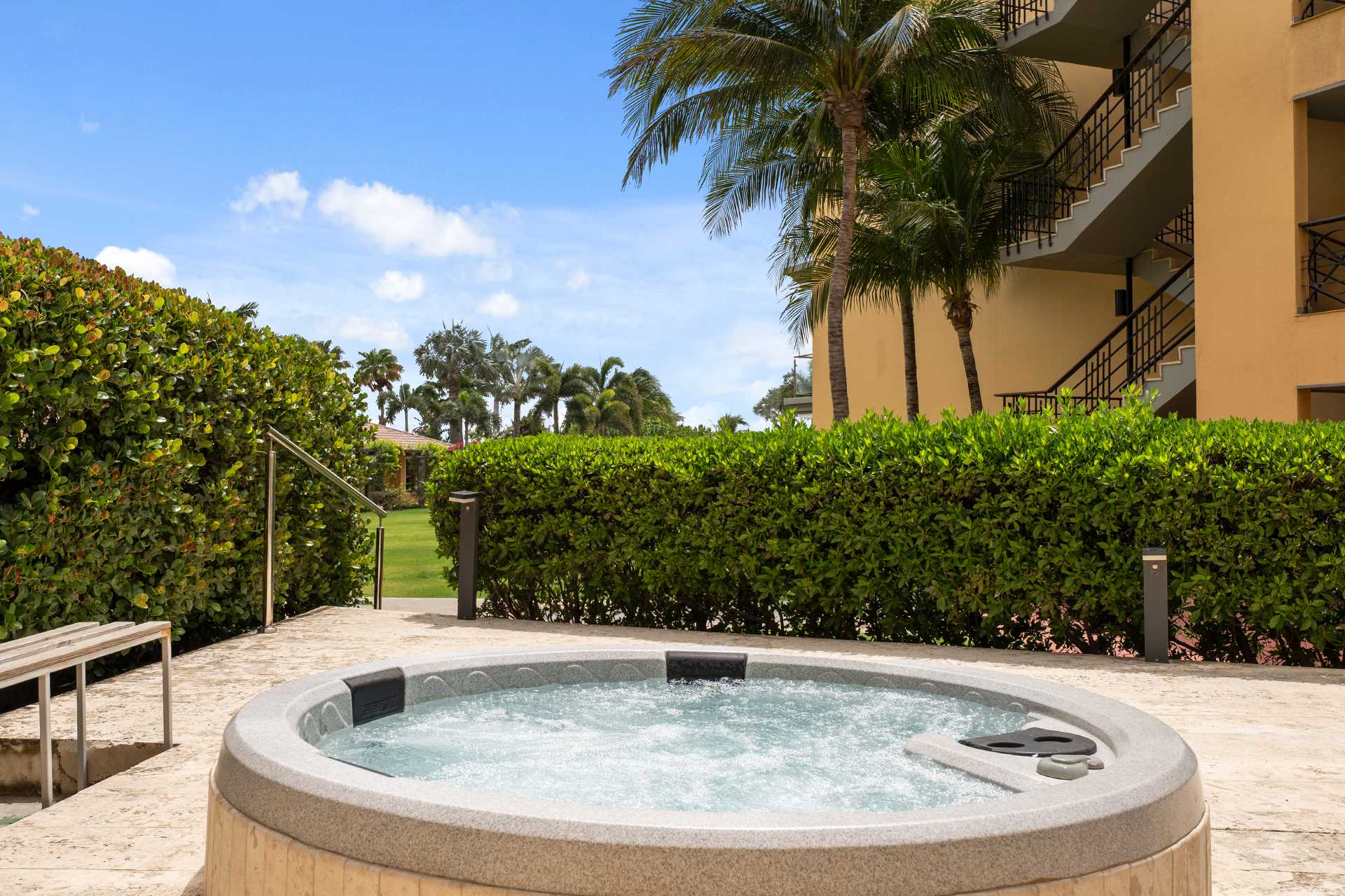 Coral Sea Garden Three-bedroom condo - P116 thumbnail 2