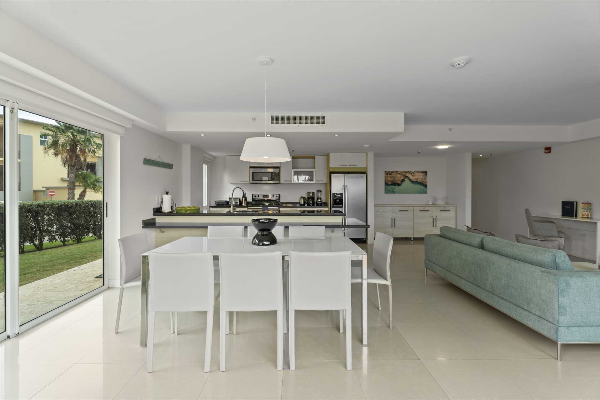 Coral Sea Garden Three-bedroom condo - P116