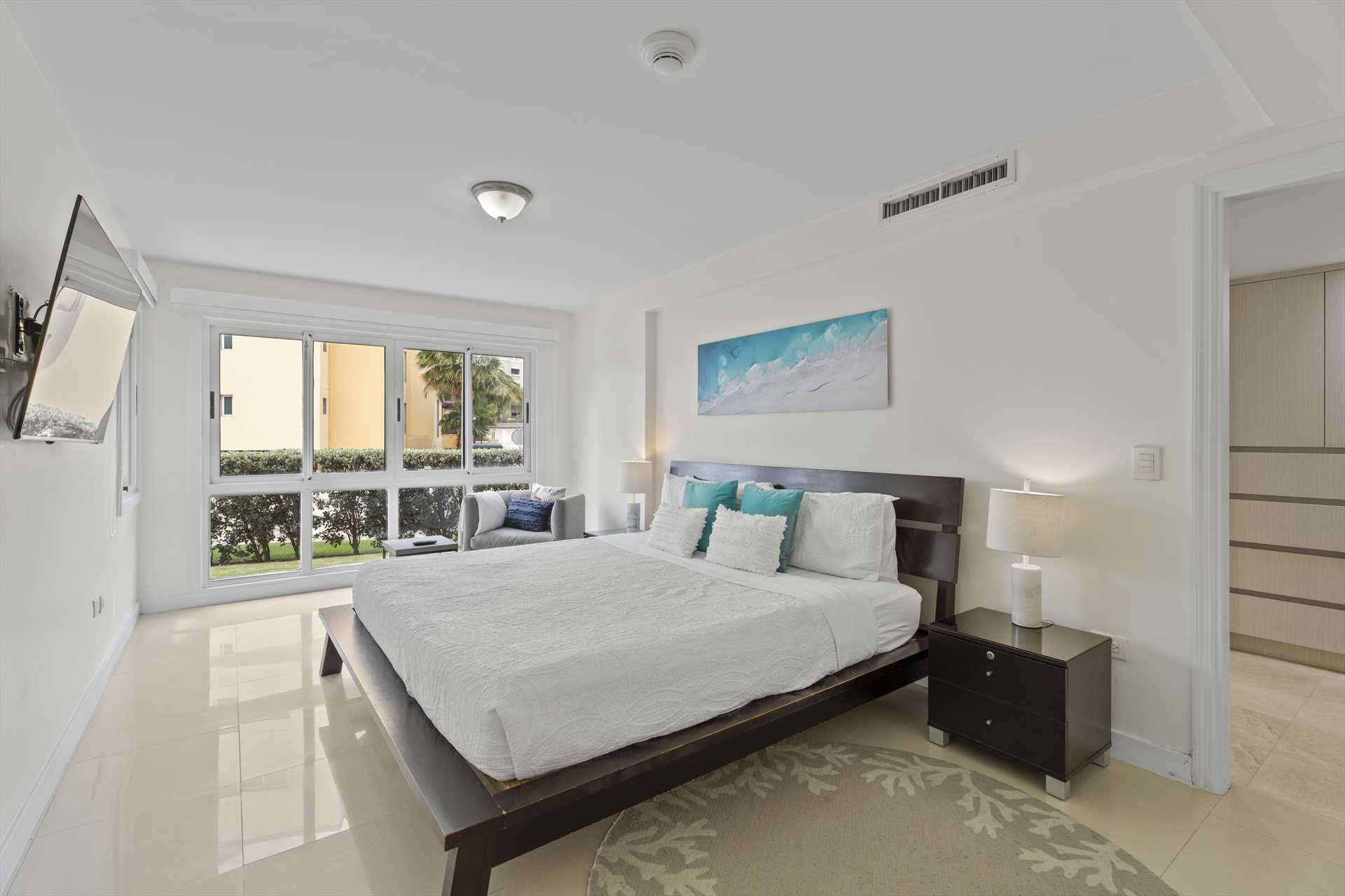 Coral Sea Garden Three-bedroom condo - P116
