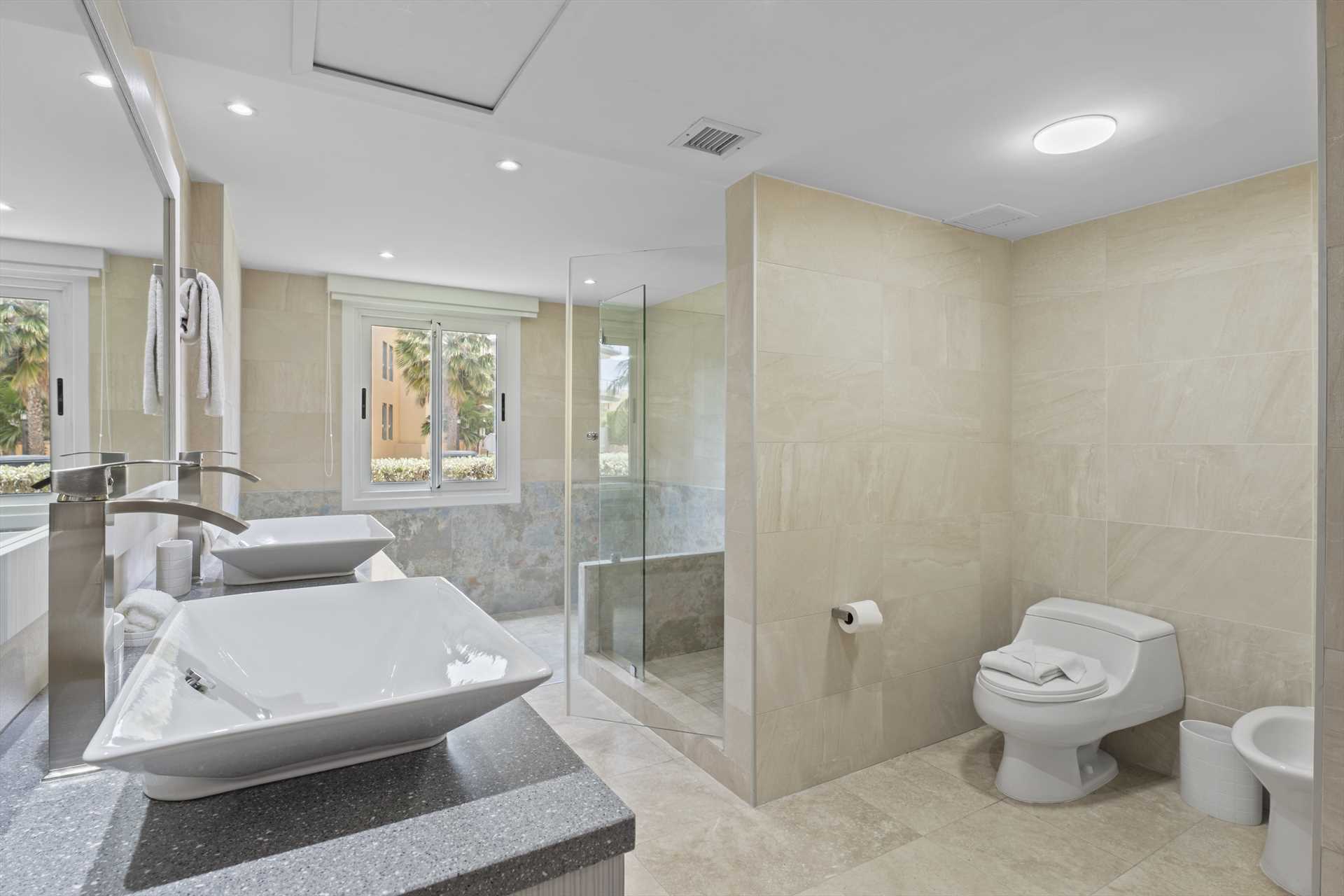 Coral Sea Garden Three-bedroom condo - P116