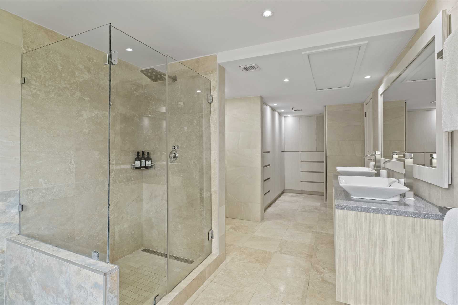 Coral Sea Garden Three-bedroom condo - P116