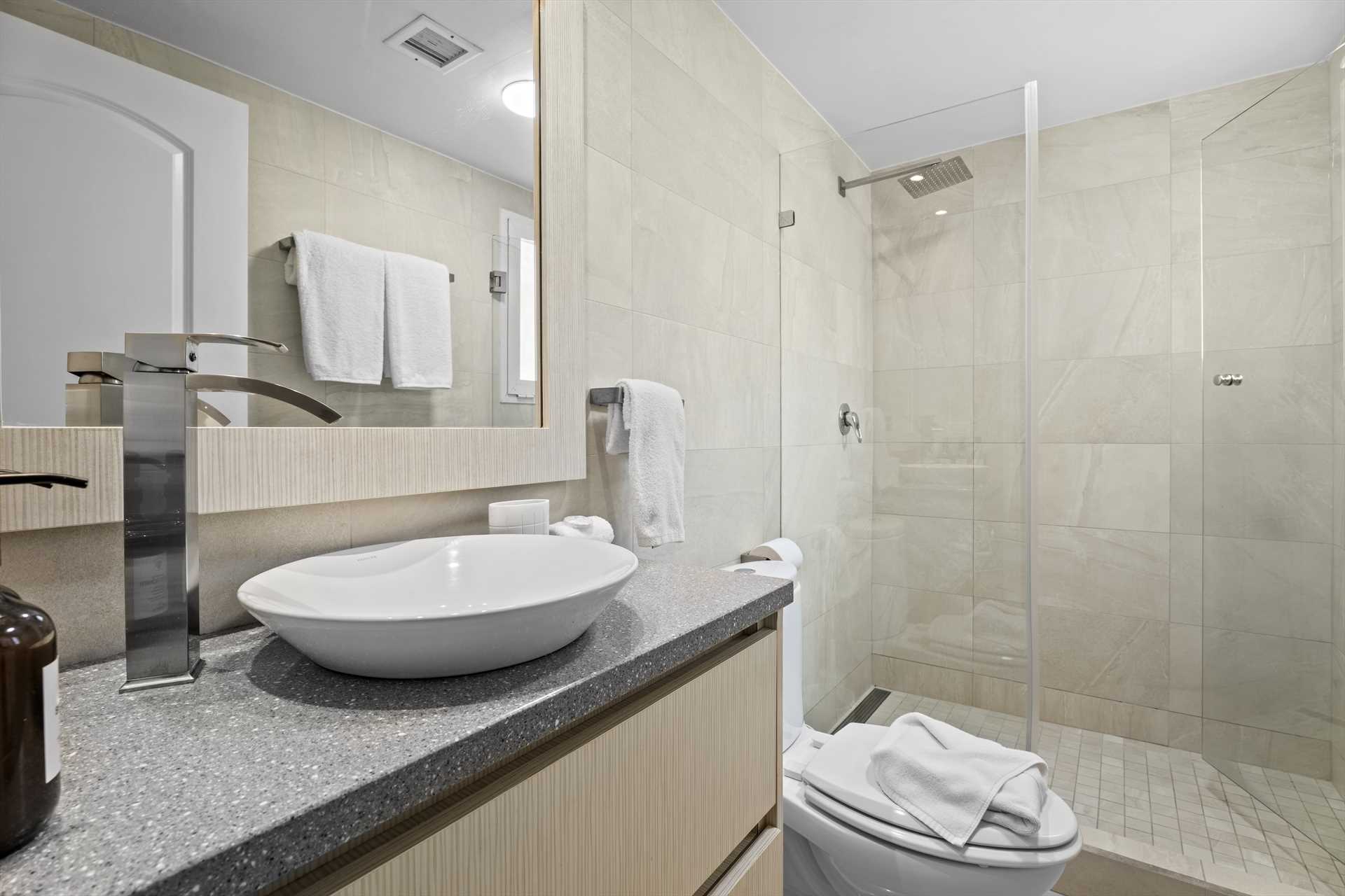 Coral Sea Garden Three-bedroom condo - P116