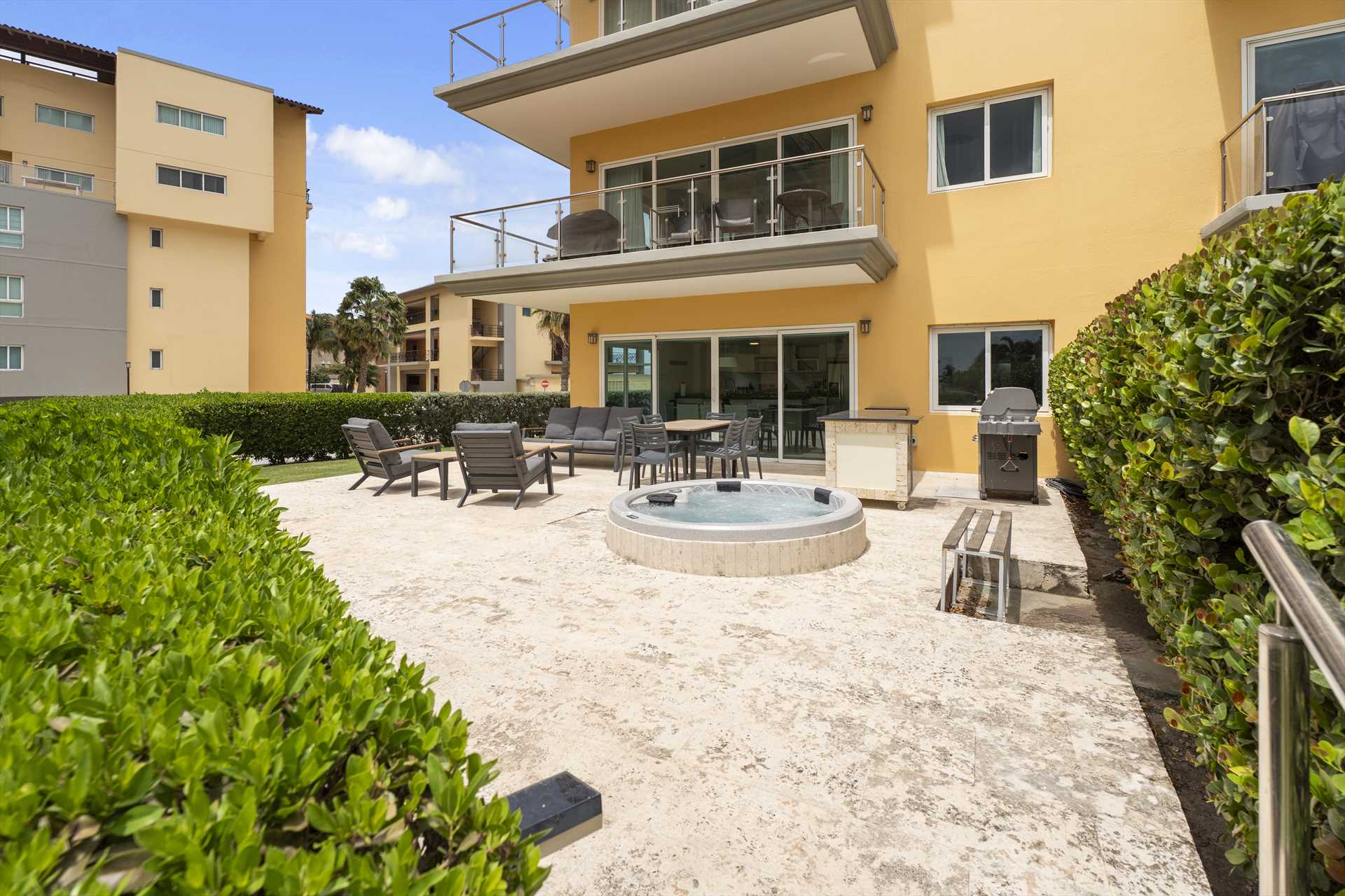 Coral Sea Garden Three-bedroom condo - P116
