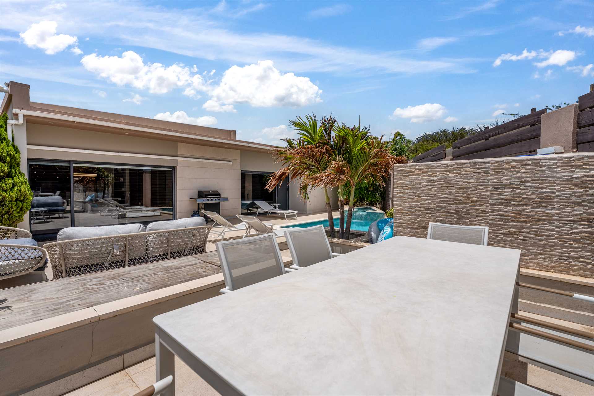 Elegant Escape Four-bedroom villa - CD03