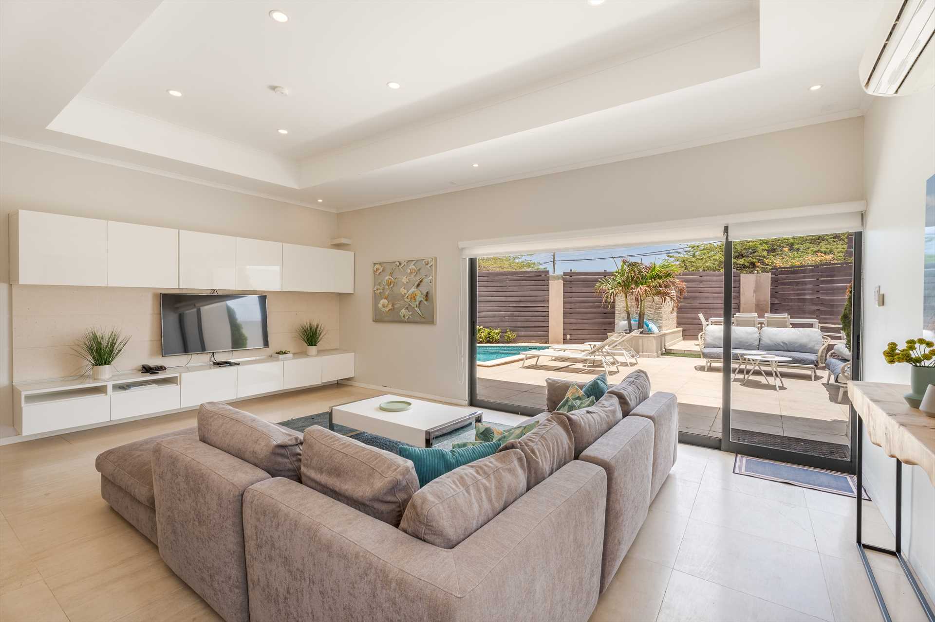 Elegant Escape Four-bedroom villa - CD03