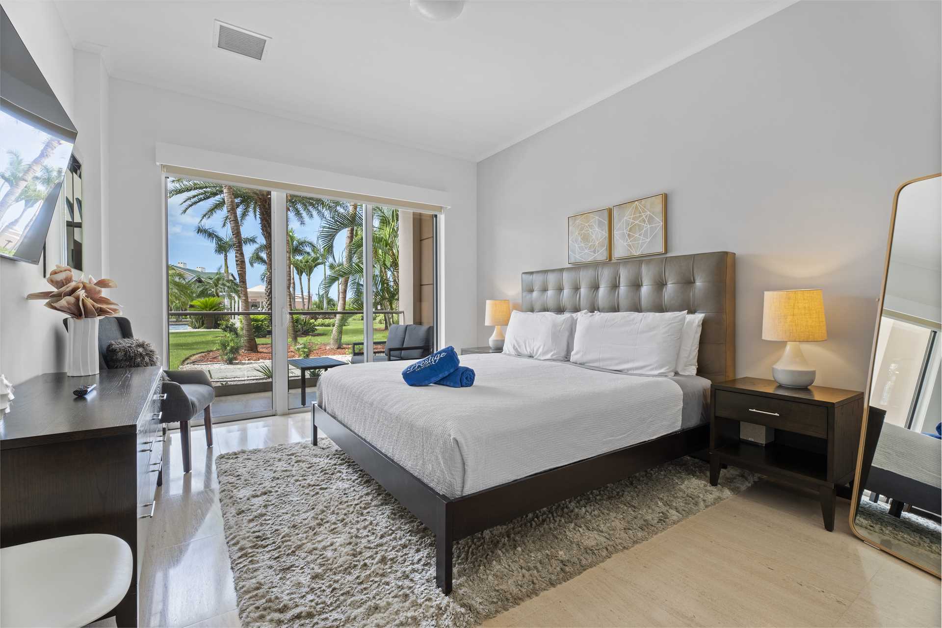 Diamond Garden Two-bedroom condo - LV104