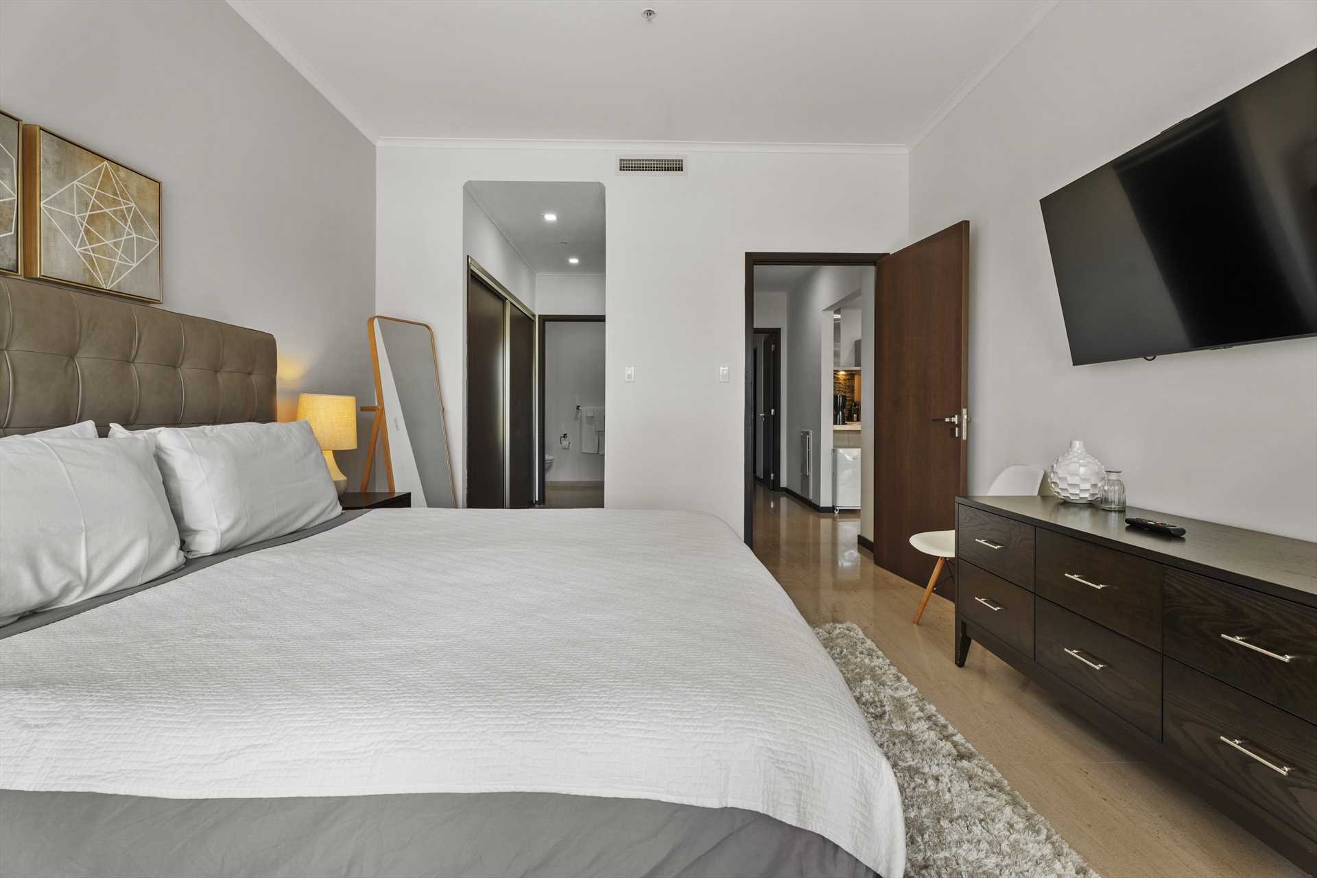 Diamond Garden Two-bedroom condo - LV104