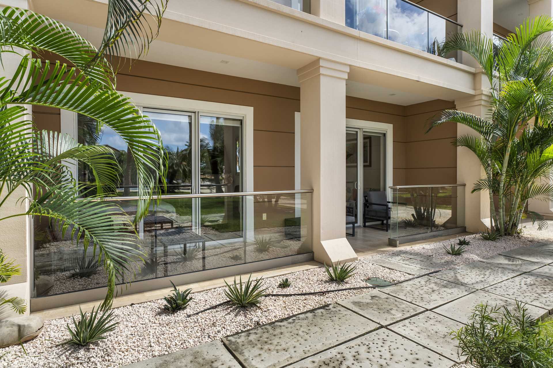 Diamond Garden Two-bedroom condo - LV104