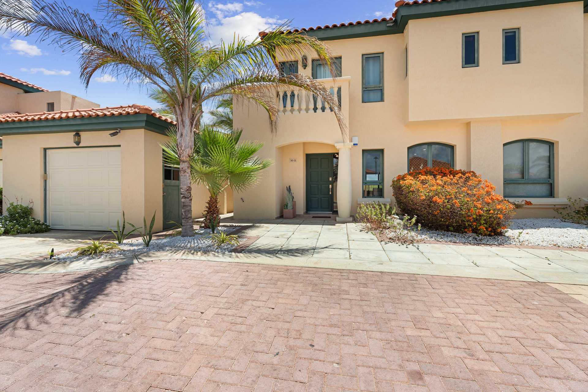 Golf Royale Three-bedroom townhome - LP30B