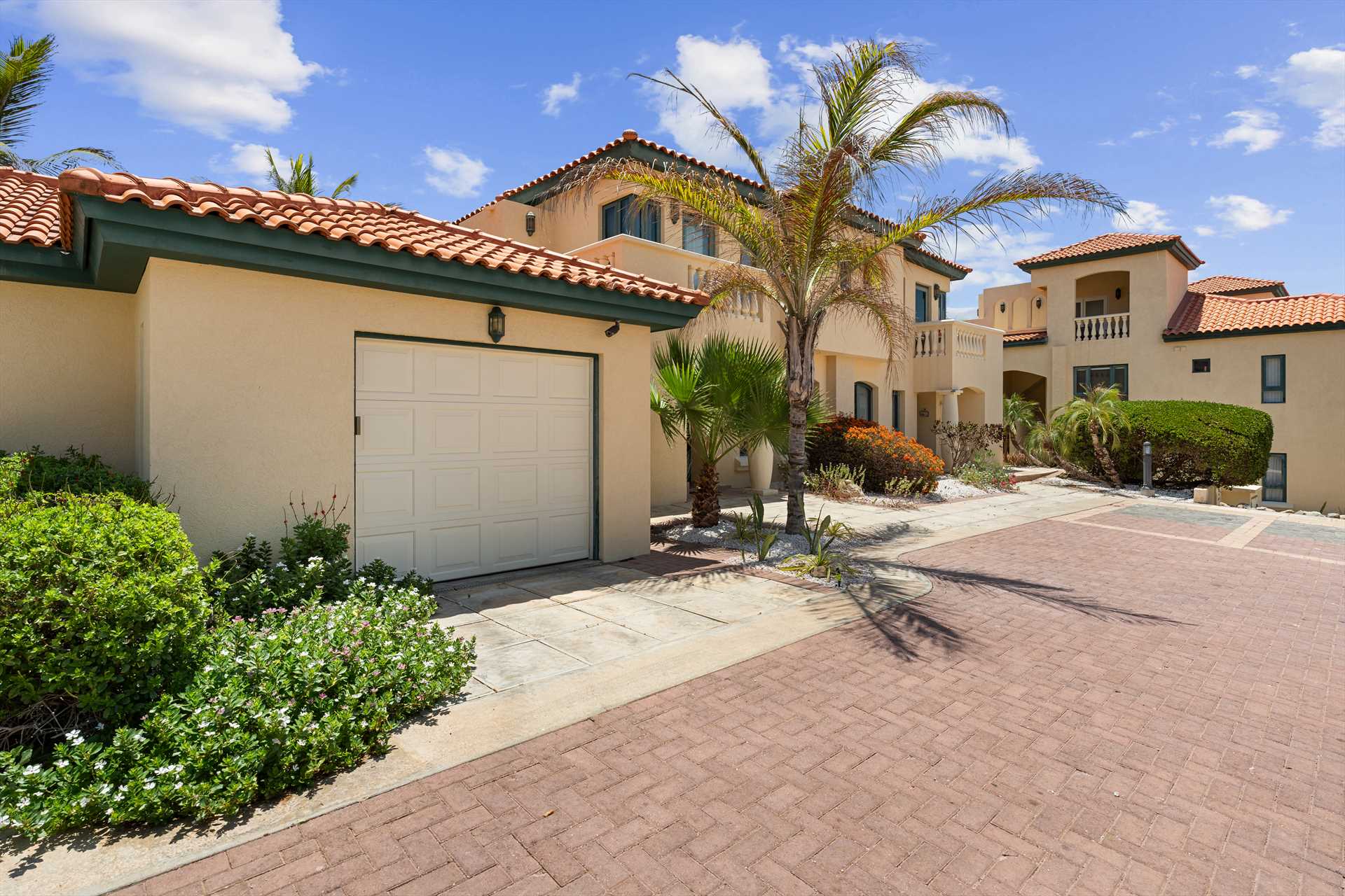 Golf Royale Three-bedroom townhome - LP30B