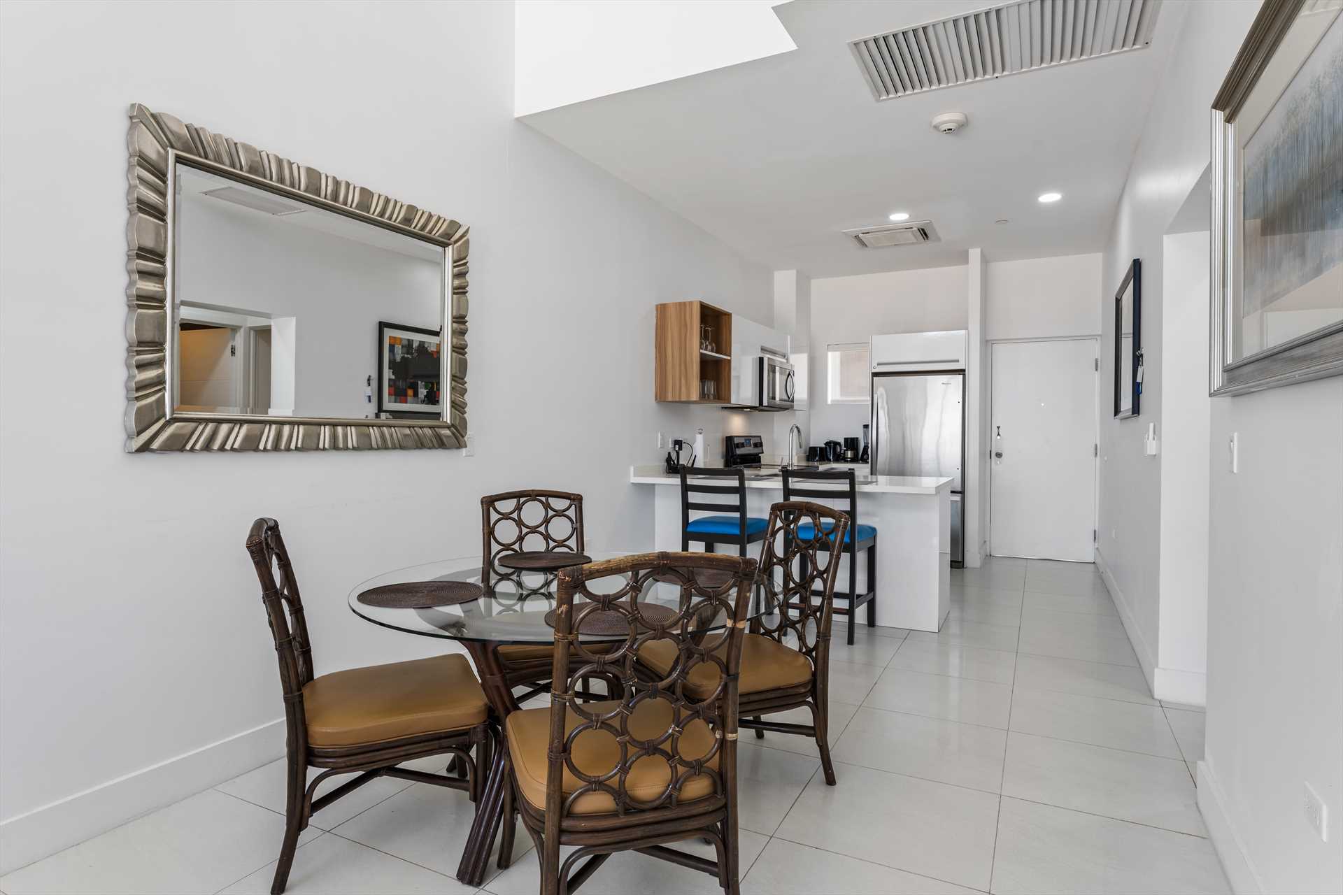 Vista Blue Two-bedroom condo - AL313