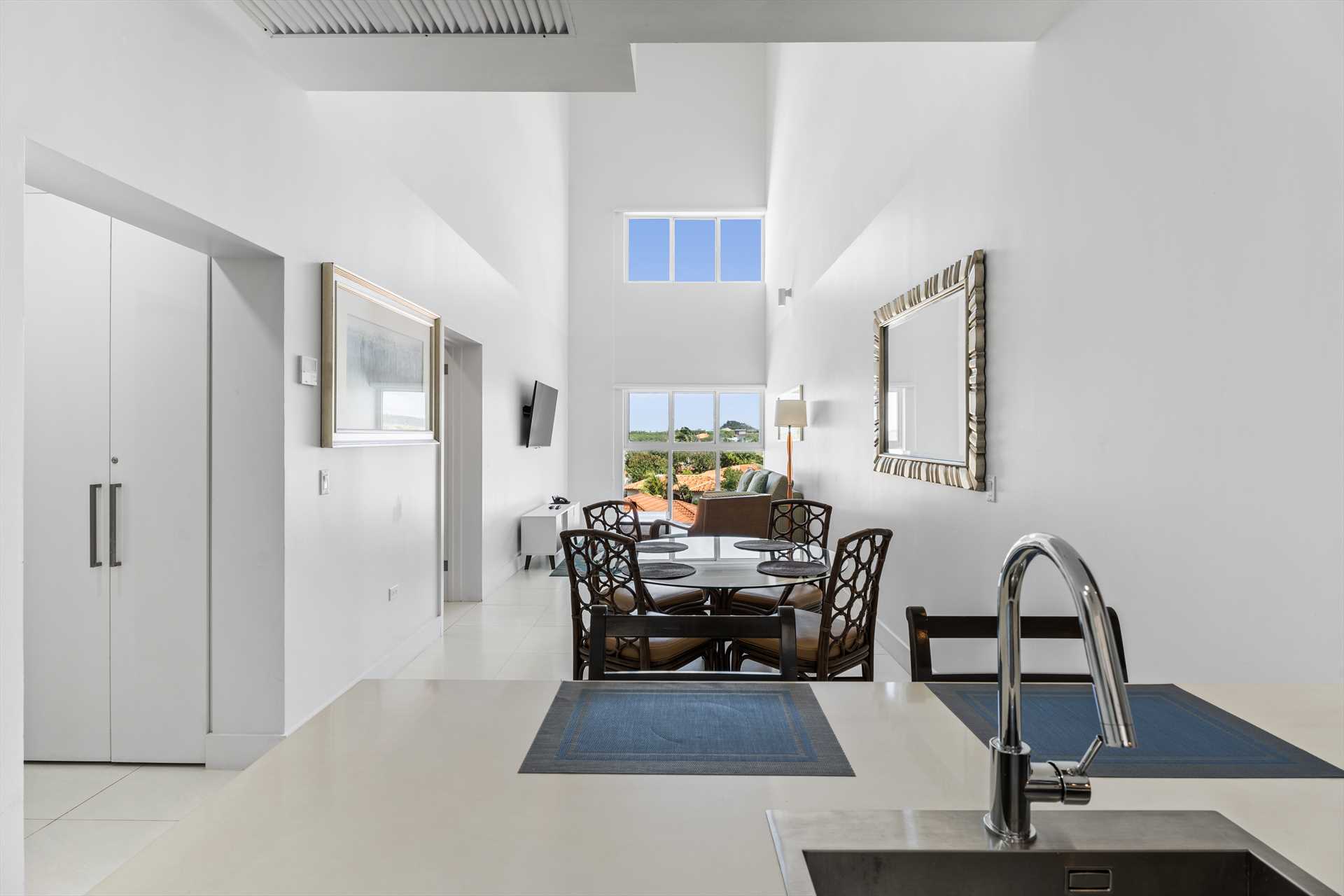 Vista Blue Two-bedroom condo - AL313