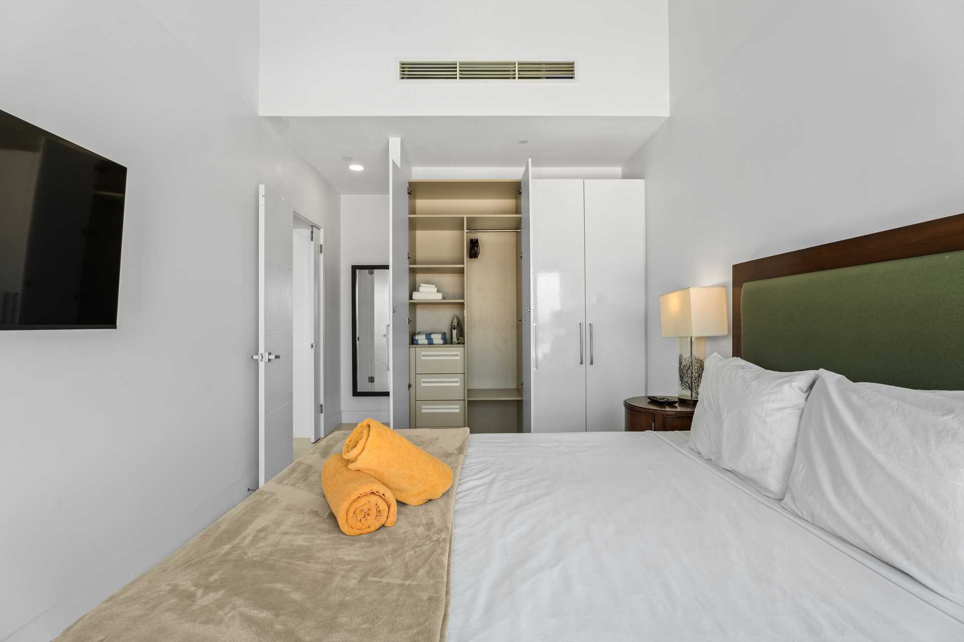 Vista Blue Two-bedroom condo - AL313