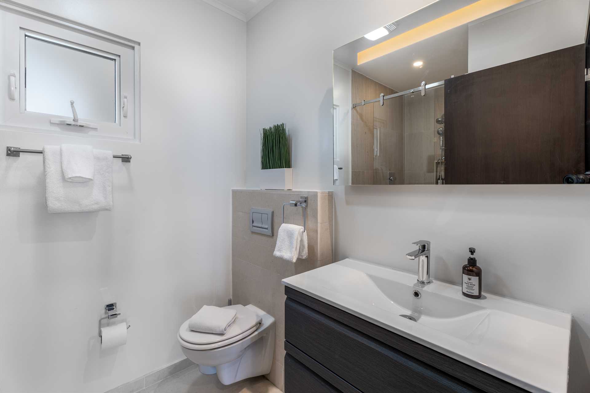 Sundown Bliss View Two-bedroom condo - LV606