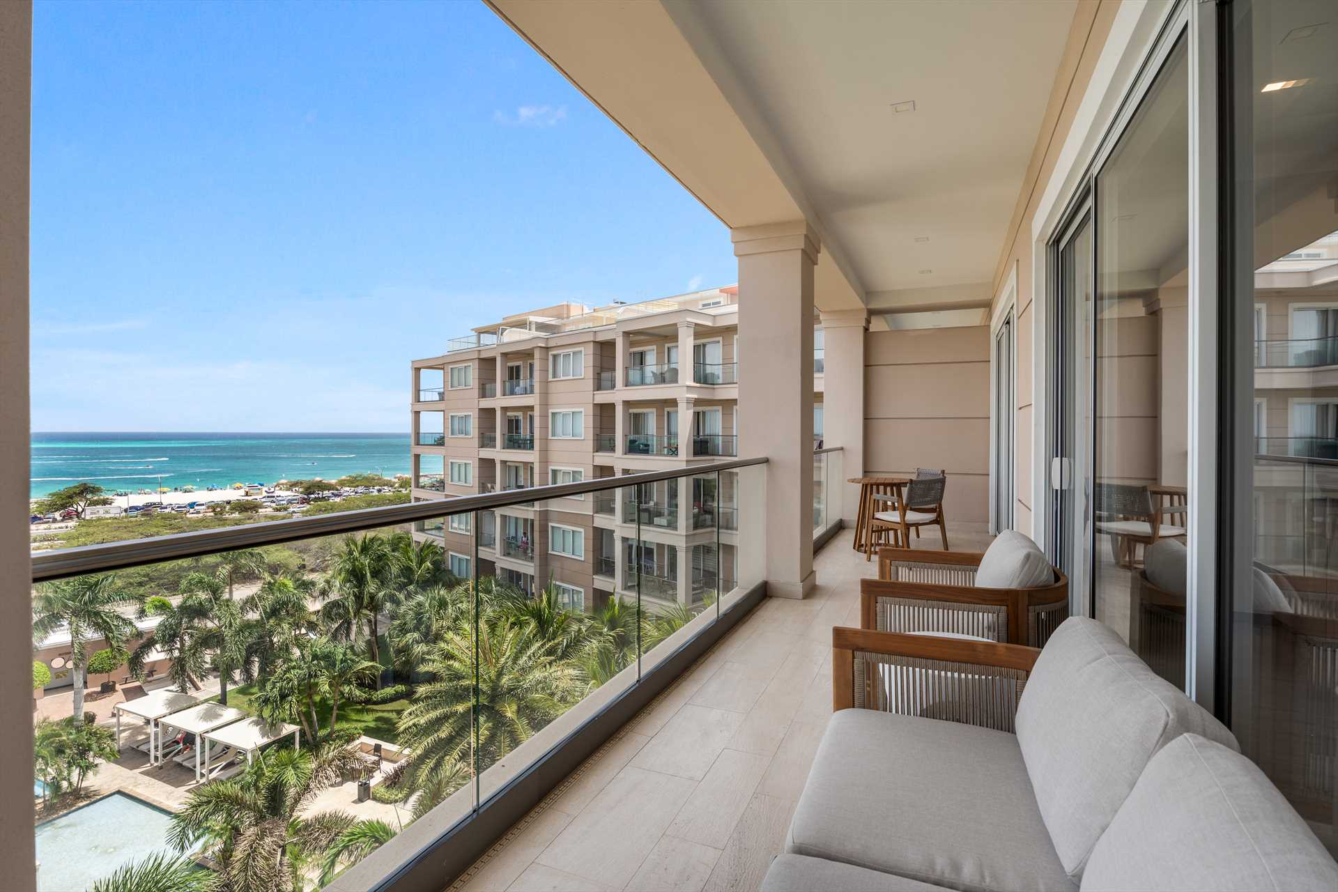 Serene Beach View Three-bedroom condo - LV503 thumbnail 4