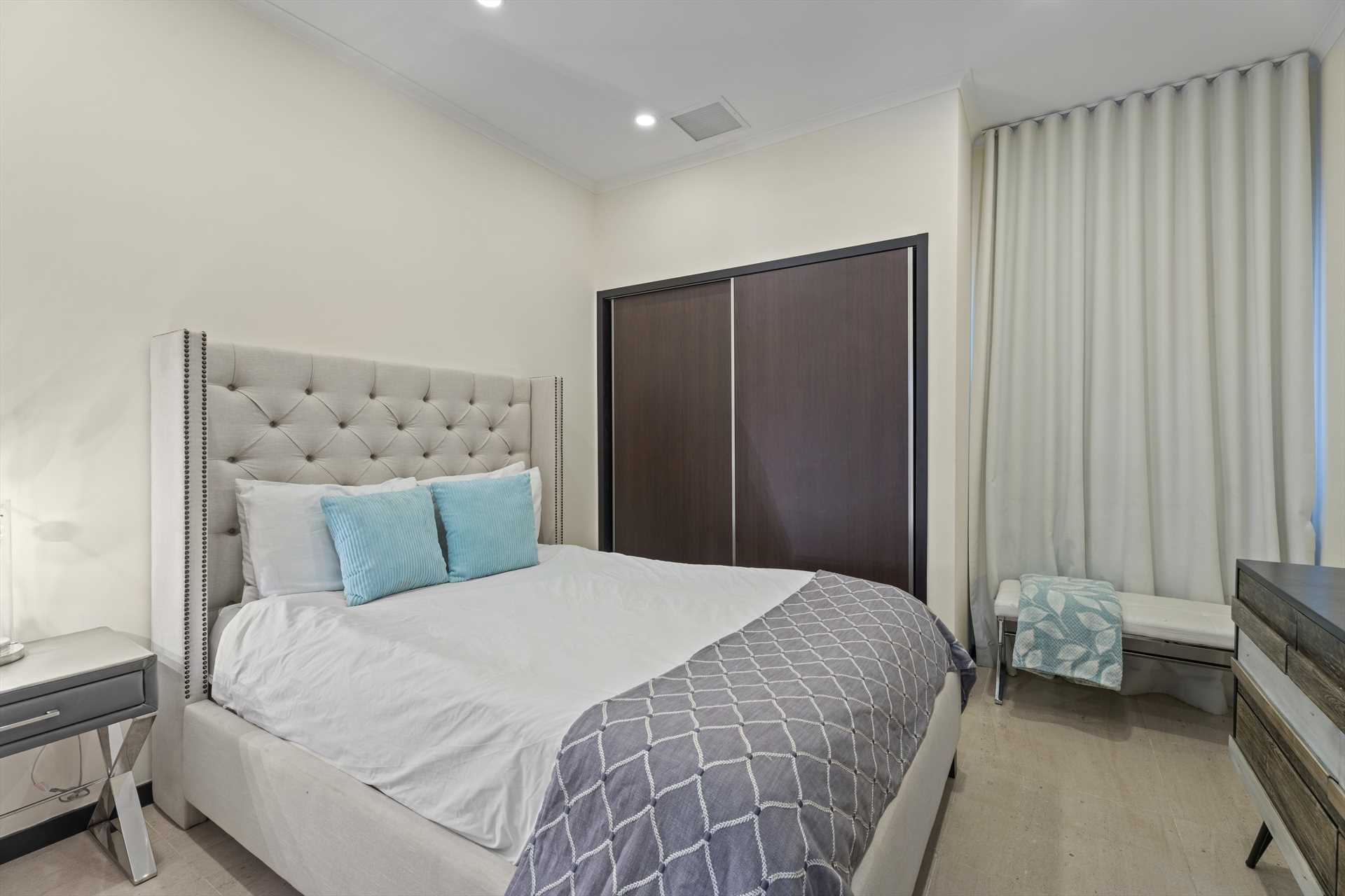 Serene Beach View Three-bedroom condo - LV503