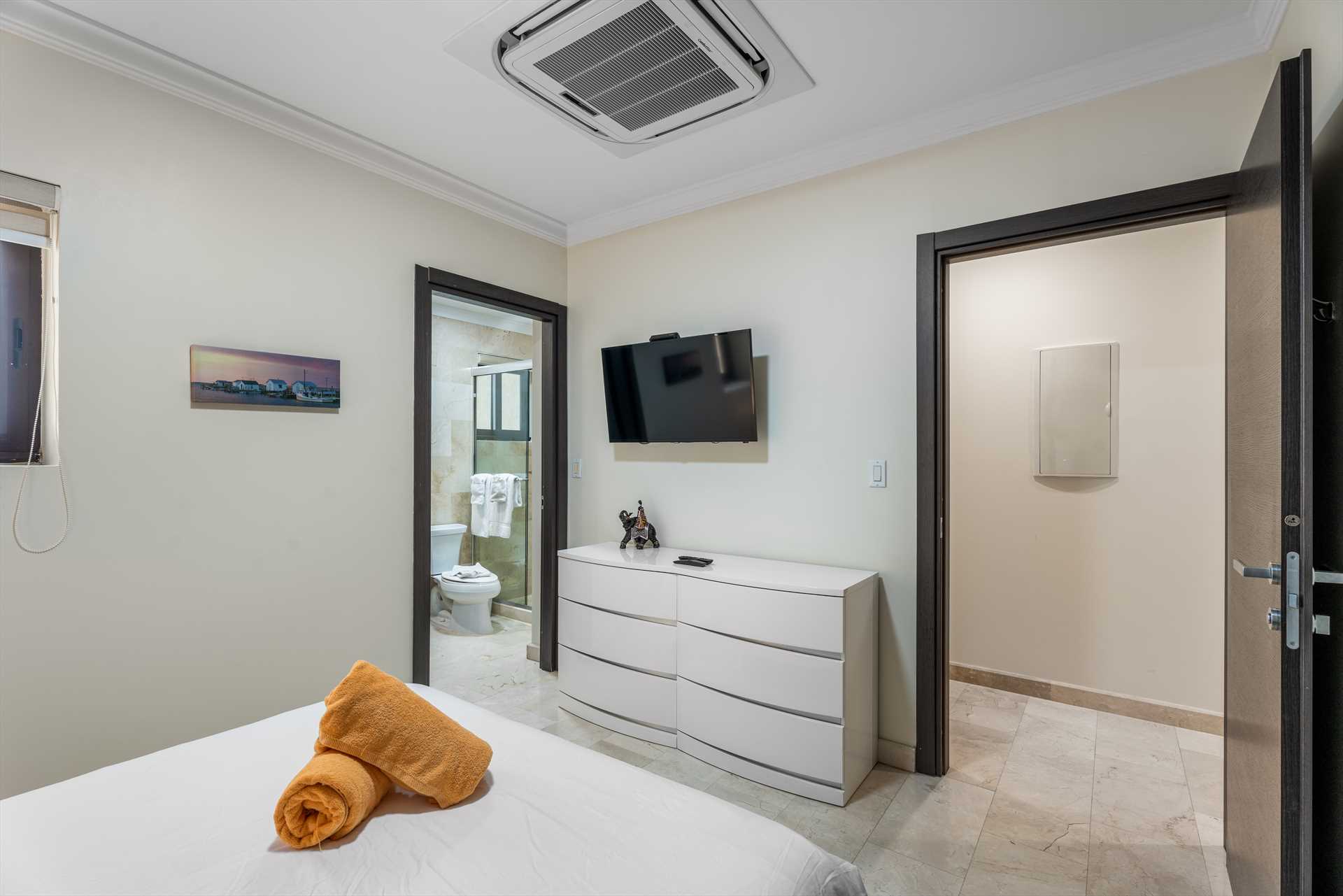 Sunset Palm Three-bedroom condo - PC404A