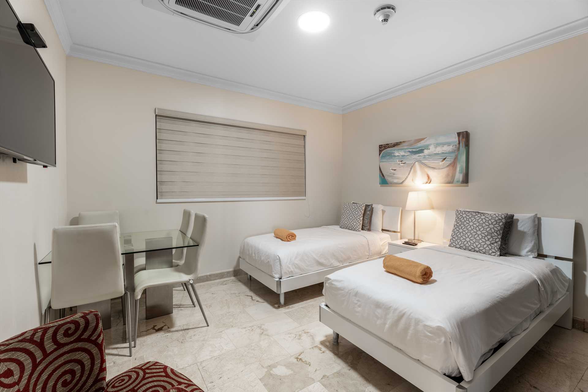 Sunset Palm Three-bedroom condo - PC404A