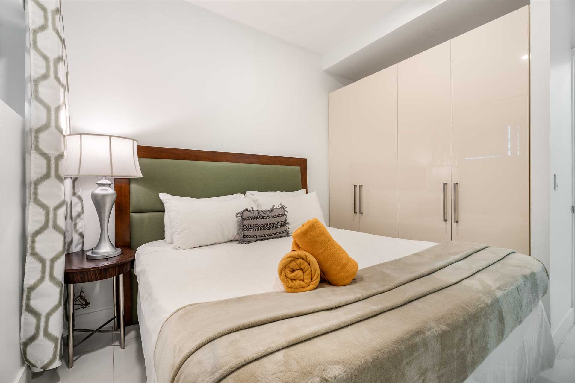 Island Breeze Two-bedroom condo - AL207