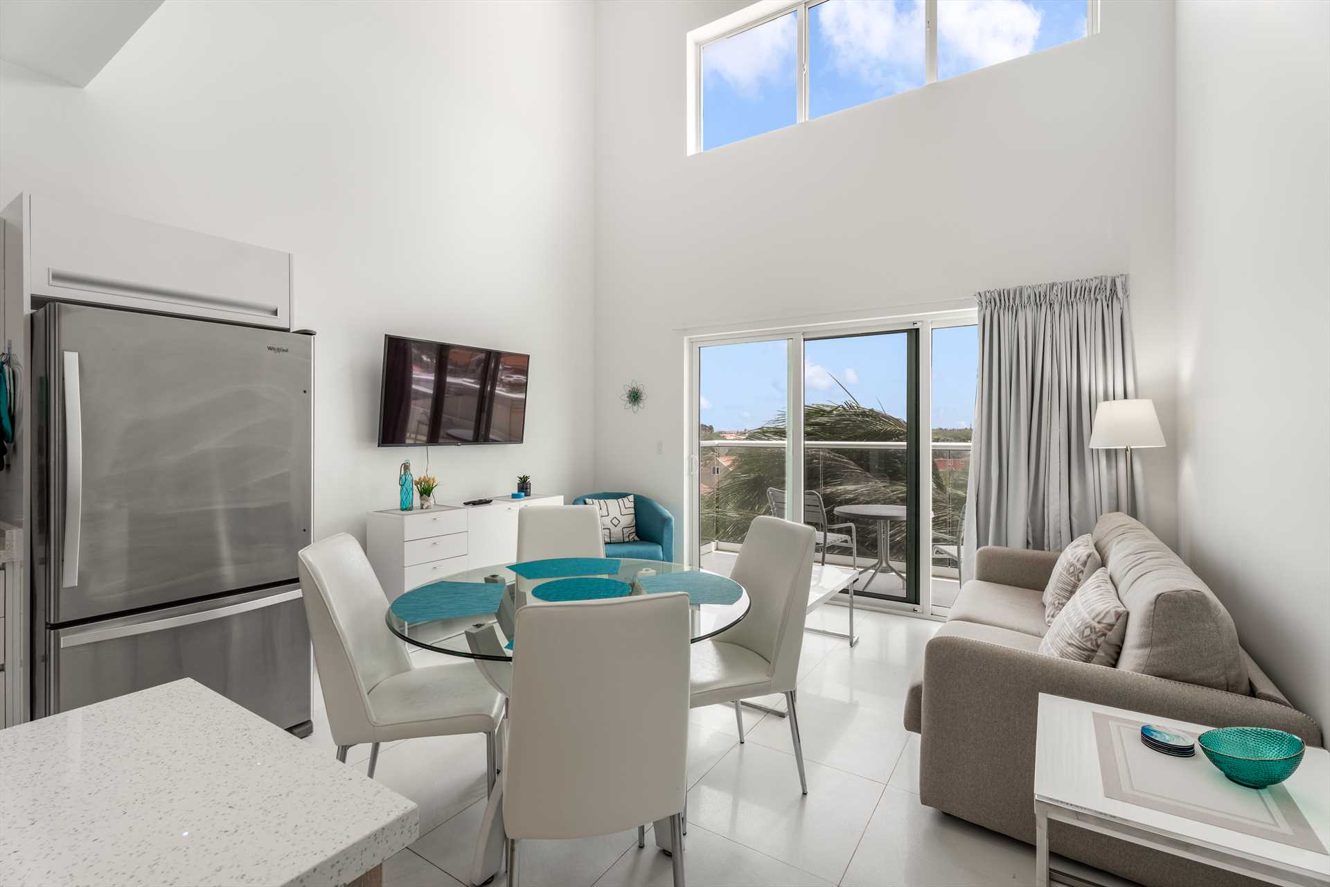 Island Pleasure Two+-bedroom loft condo - AL318