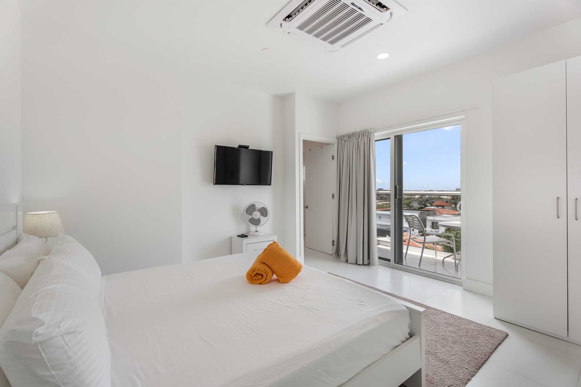 Island Pleasure Two+-bedroom loft condo - AL318