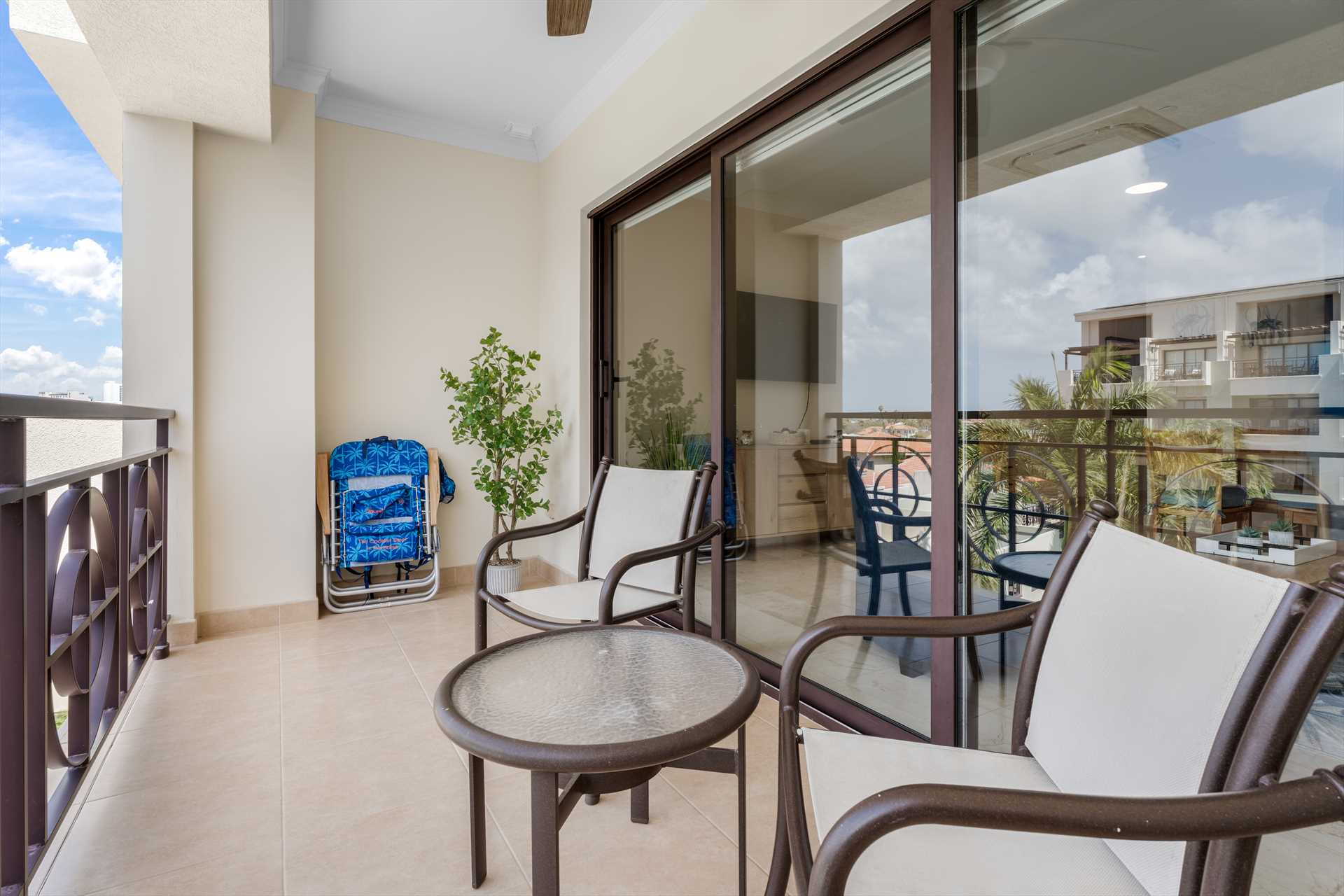 Crystal Palm One-bedroom condo - PC404